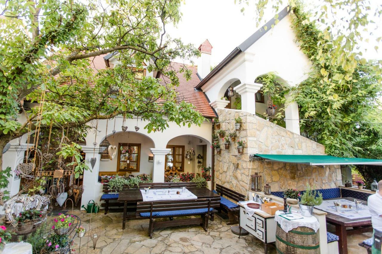 Oleander Romantik Zimmer Trausdorf an der Wulka Dış mekan fotoğraf